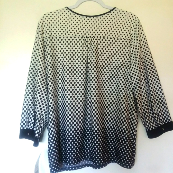 NOTATIONS ladies top in size XL. NEW with tags. - Picture 5 of 6